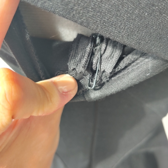 Lulu's Shopping spree off shoulder peplum top - Picture 7 of 8